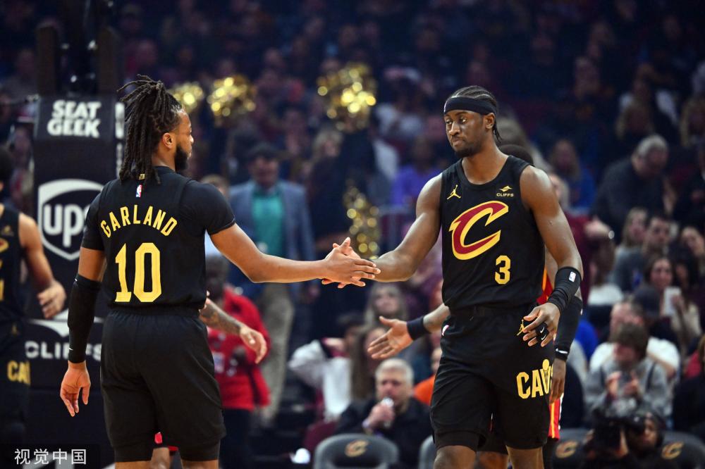 化为她自己 化为她自己